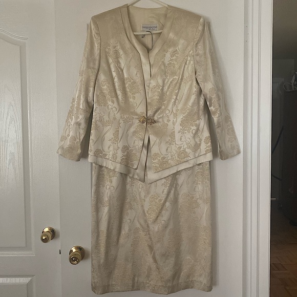 π¨π¦ MADE IN CANADA π 2 piece Mother of the Bride Suit βοΈ Expressions by Mr. Suli - Picture 1 of 12